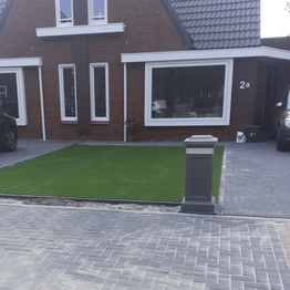 Kunstgras voortuin in Gieten